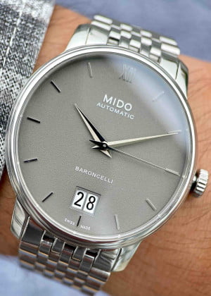 MIDO BARONCELLI BIG DATE M027.426.11.088.00 Size 40- Used