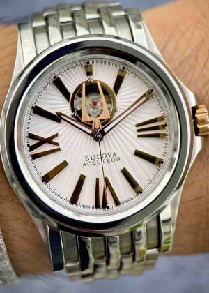 Bulova Accutron 65A103 Sapphire 40mm - Used