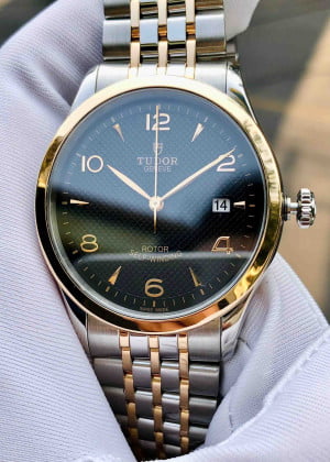 Tudor 1962 BLack 18K Rose 39mm M91551-0003 - Used