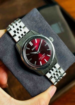 King Seiko 37mm Red SPB287J1 SDKS009 - Like New