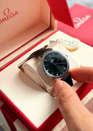 Omega Deville Quartz Diamond 434.13.30.60.51.001 - Like New